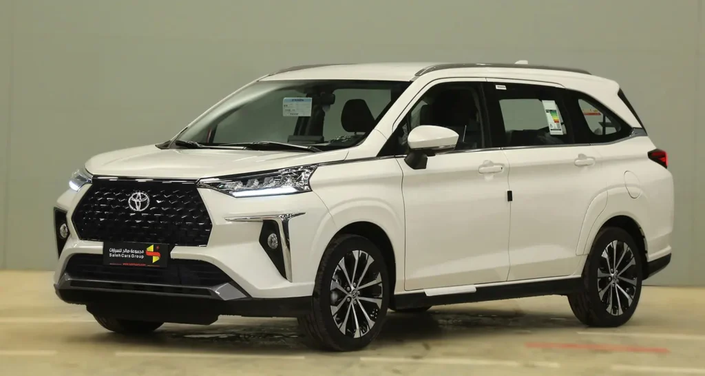 Tầm 700 triệu nên mua xe gì? Toyota Veloz Cross