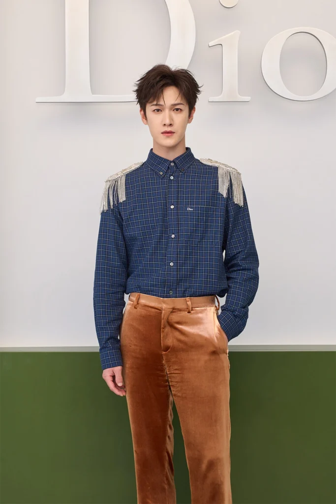 ly-quan-nhue-duoc-dior-uu-ai-dien-trang-phuc-vuot-mua-7