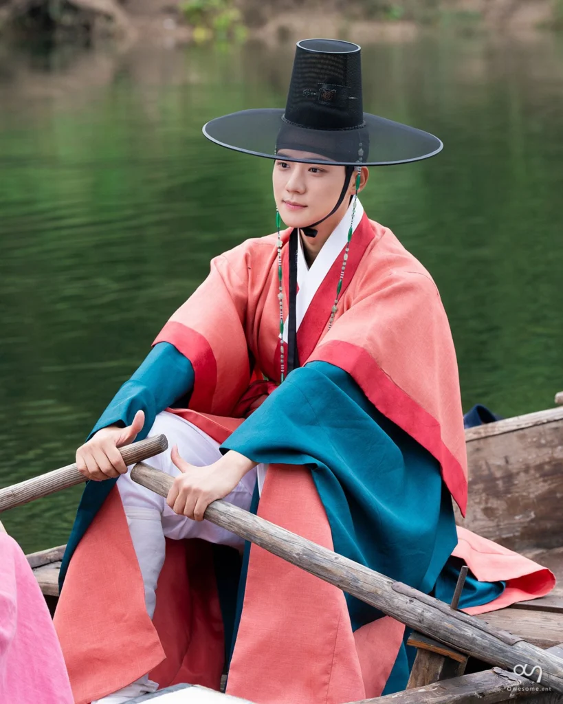 moon-sang-min-my-nam-pavane-xuat-than-tu-runway-6