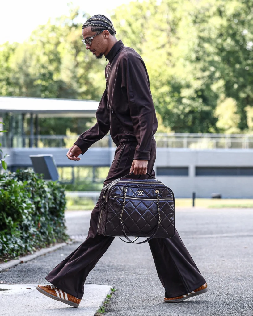 oversized-bag-footballer (1)
