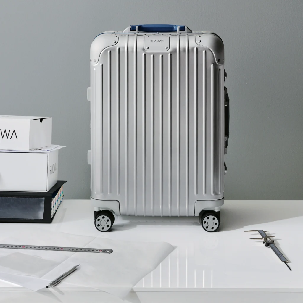 rimowa-gioi-thieu-hai-sac-mau-moi-cho-dong-vali-distinct-14