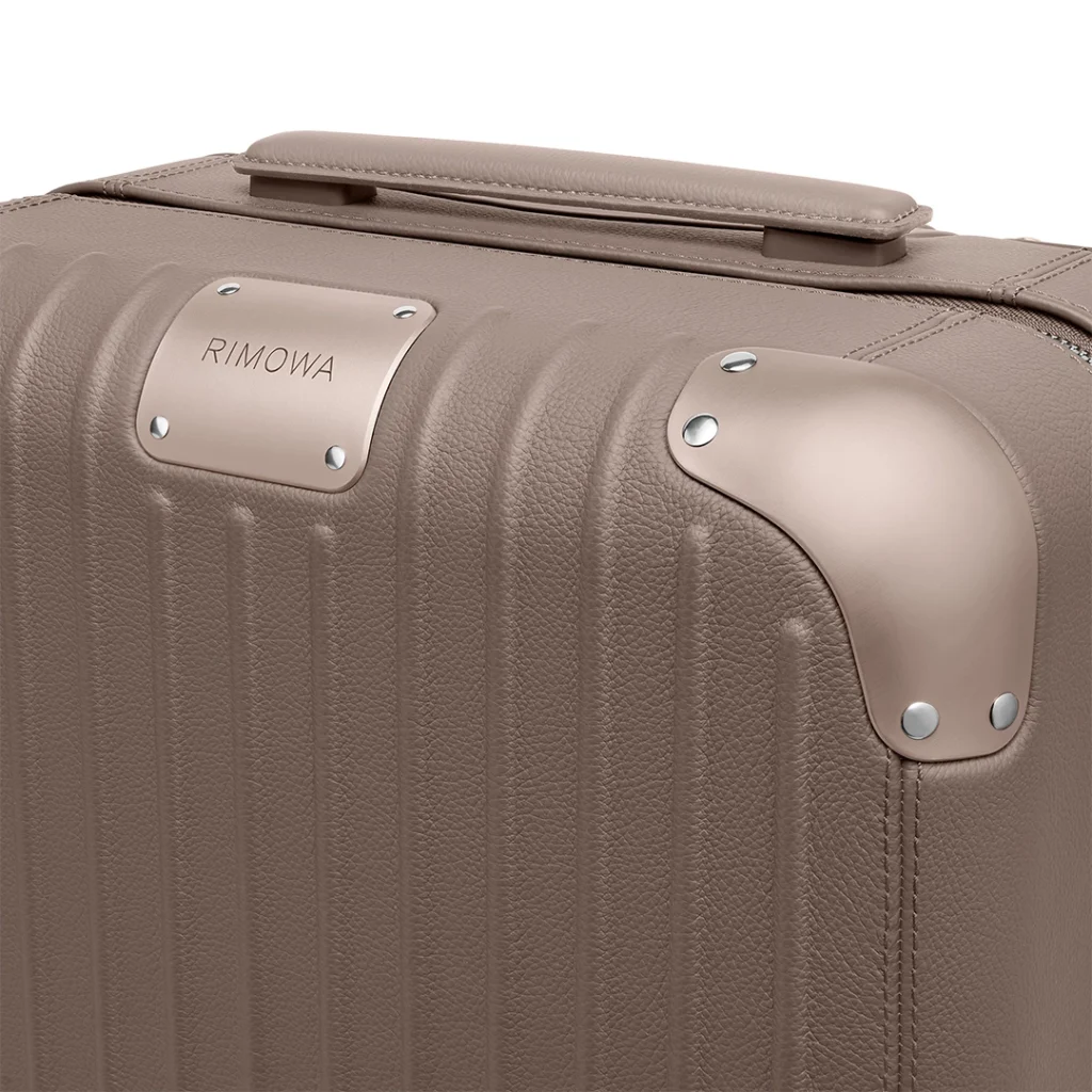 rimowa-gioi-thieu-hai-sac-mau-moi-cho-dong-vali-distinct-15