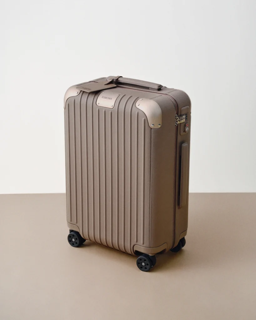 rimowa-gioi-thieu-hai-sac-mau-moi-cho-dong-vali-distinct-3
