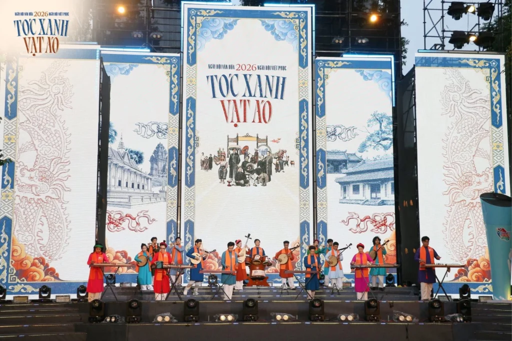 toc-xanh-vat-ao-ghi-dau-an-voi-mua-vi