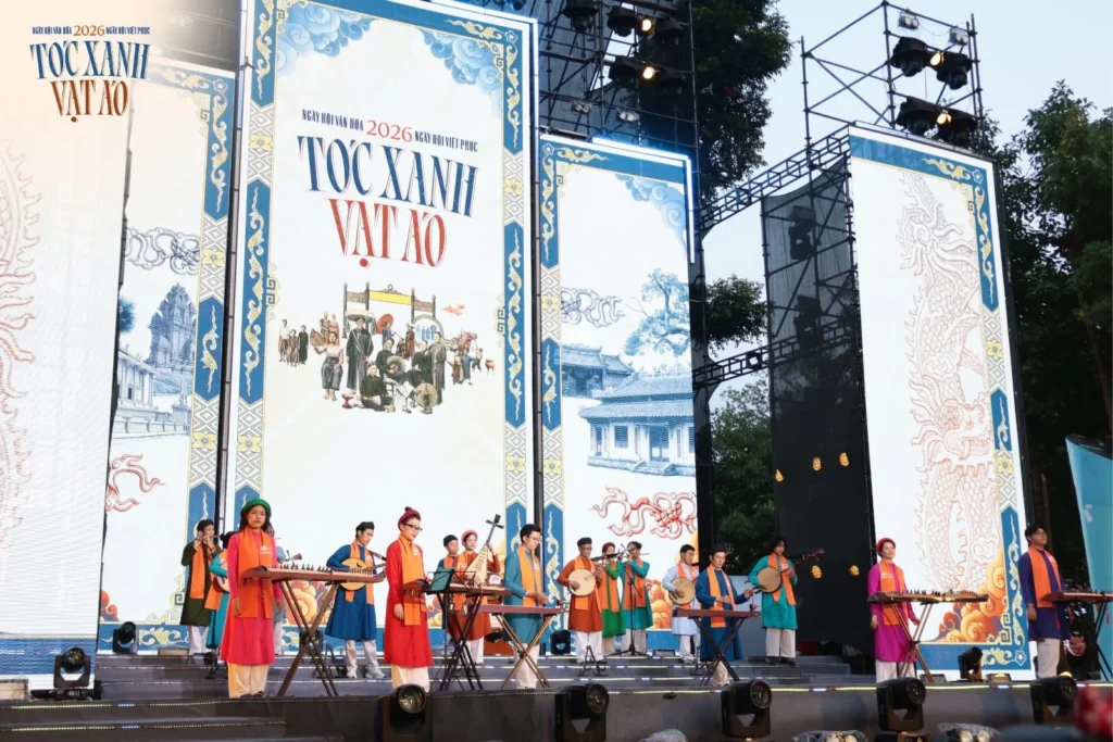 toc-xanh-vat-ao-ghi-dau-an-voi-mua-vi-2