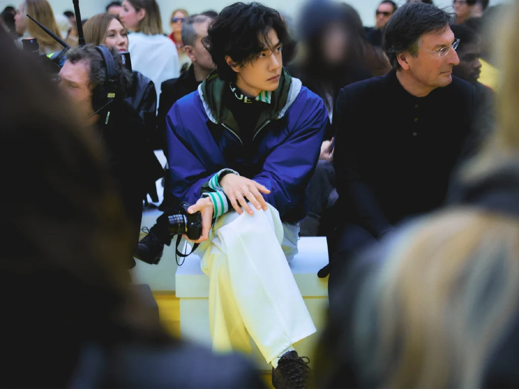 vuong-nhat-bac-mang-3-phong-cach-toi-pfw-7