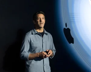 Apple dưới thời đại của John Ternus