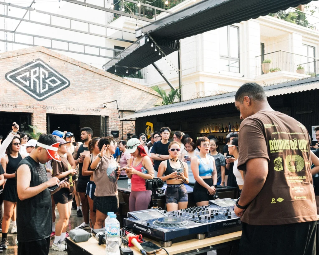 Bước chạy hoà nhịp cùng giai điệu tại RUNNING THE WORLD_4