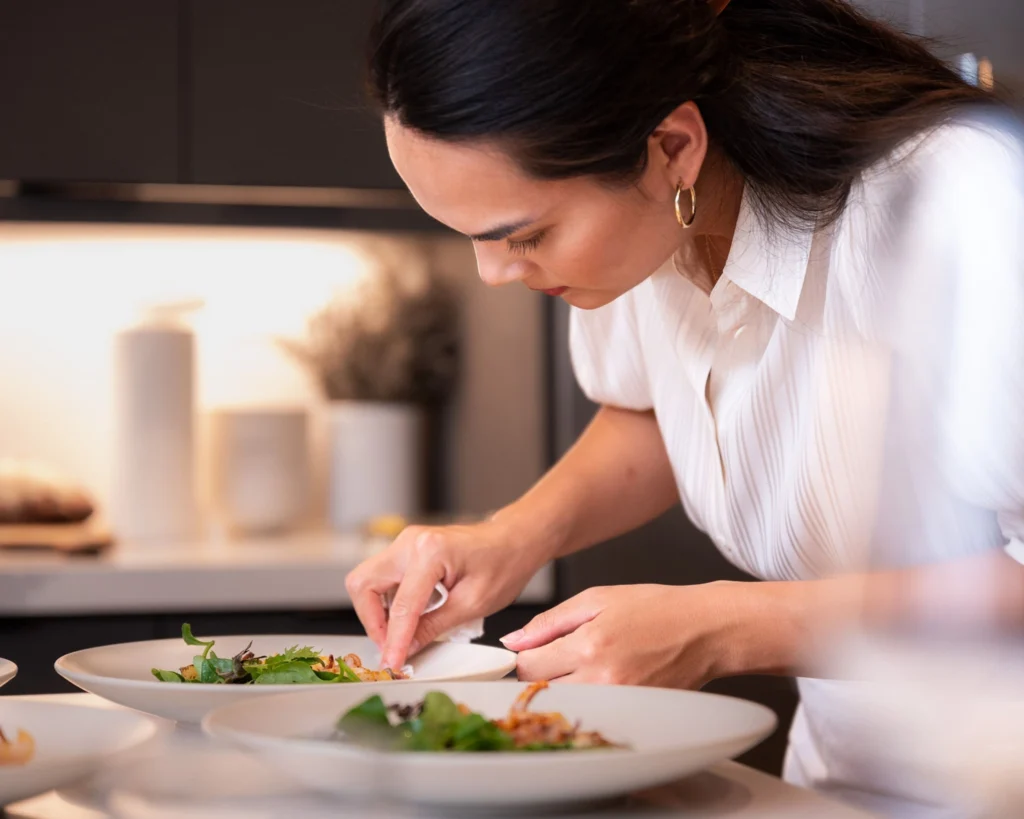 Gặp gỡ đầu bếp gốc Việt Duyên Hà, người biến di sản thành lợi thế tại Top Chef