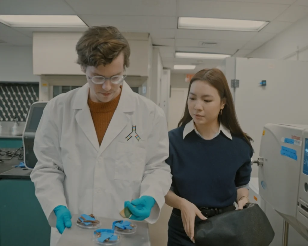 Người phụ nữ Việt biến phế thải thành chất liệu thời trang Triệu đô_7