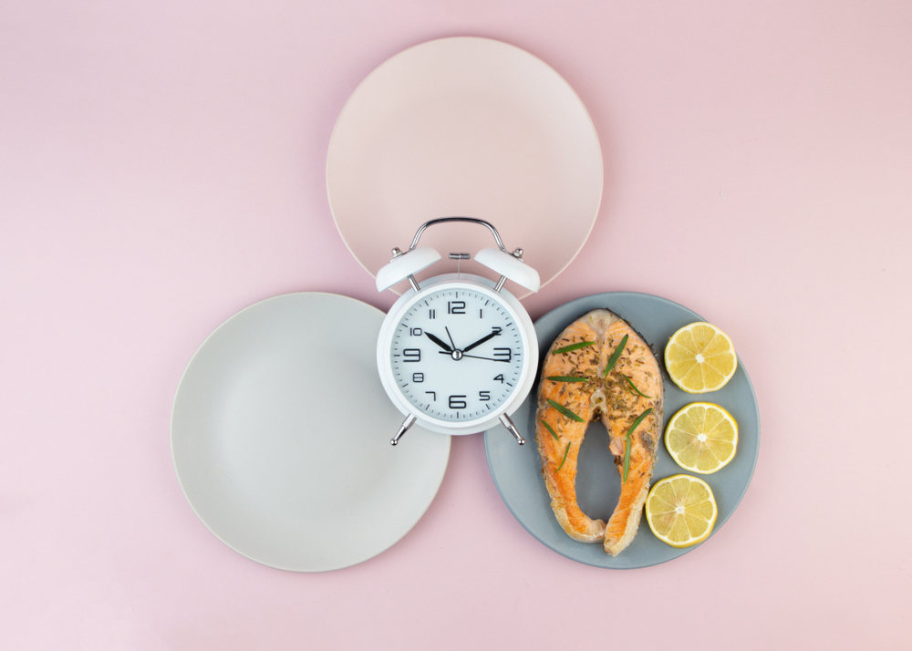 Cách nhịn ăn gián đoạn đúng: Lịch 16:8 & sai lầm cần tránh