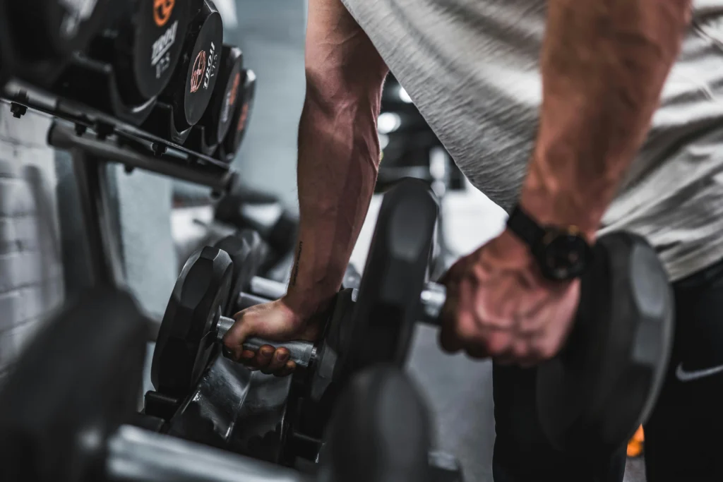 Tập gym giảm mỡ hiệu quả không cần nhiều thời gian, chỉ cần đủ cường độ và sự tập trung.