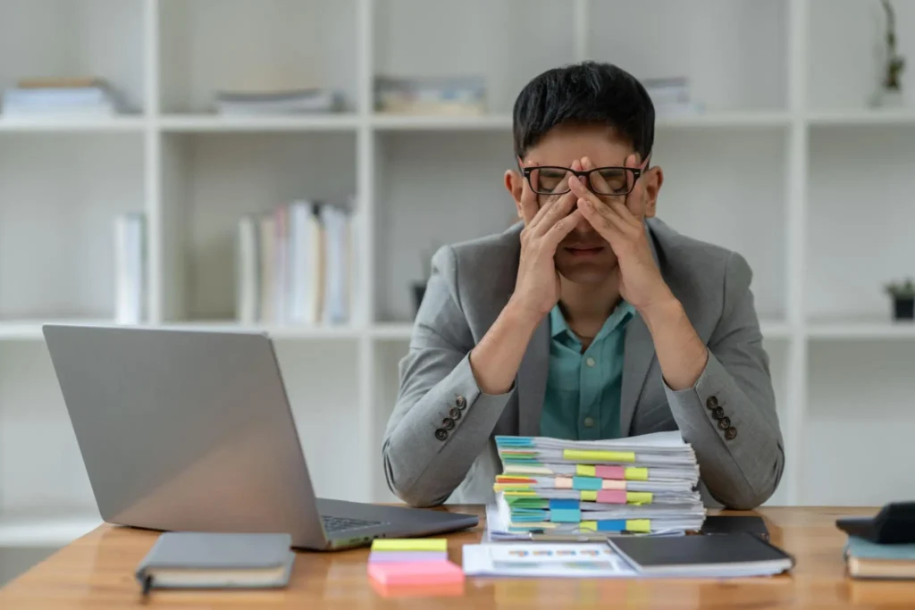 Vì sao đàn ông hiện đại dễ bị testosterone thấp?