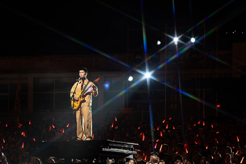 hoang-dung-phung-khanh-linh-dem-bat-ngo-lon-den-san-khau-sao-concert-11