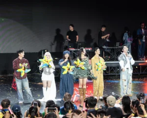 hoang-dung-phung-khanh-linh-dem-bat-ngo-lon-den-san-khau-sao-concert-thum