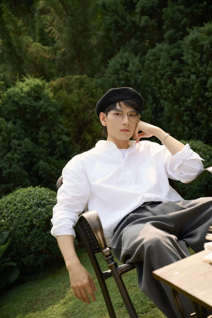 isaac-hat-ve-chuyen-tinh-suyt-cuoi-3