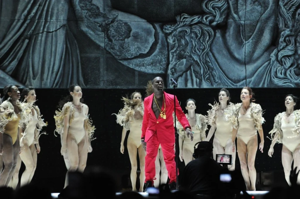 kanye-stage (20)
