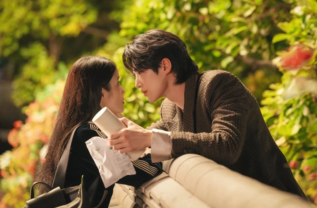 lieu-byeon-woo-seok-co-buoc-qua-hoai-nghi-dien-xuat-voi-perfect-crown-10