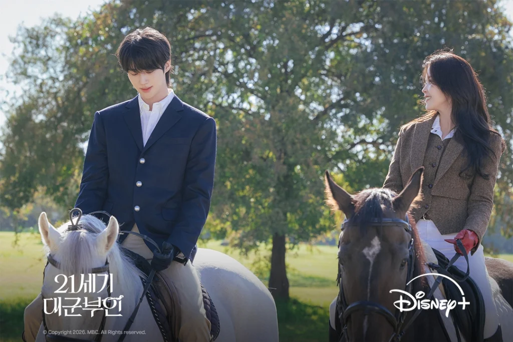 lieu-byeon-woo-seok-co-buoc-qua-hoai-nghi-dien-xuat-voi-perfect-crown-4