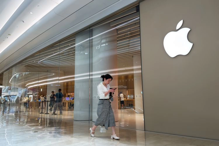 ngay-ra-mat-iphone-gap-cua-apple-tro-nen-kho-doan