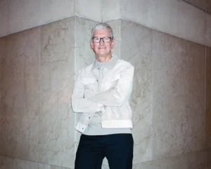 tim-cook-van-tin-vao-nhung-y-tuong-dien-ro-thum