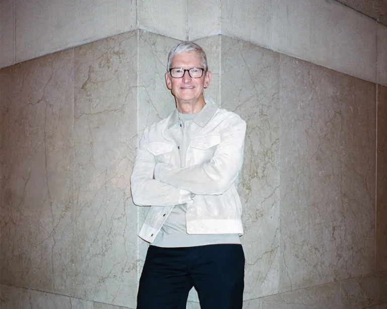 tim-cook-van-tin-vao-nhung-y-tuong-dien-ro-thum