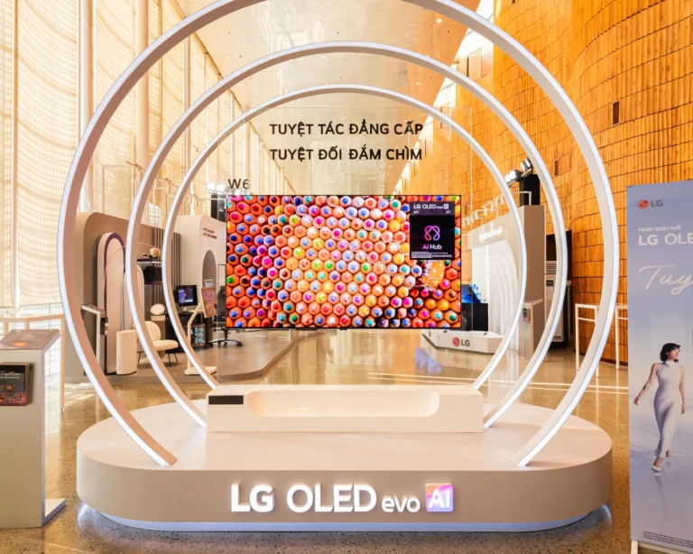 Đỉnh cao giải trí tại gia cùng TV dán tường mỏng nhất thế giới từ LG-1