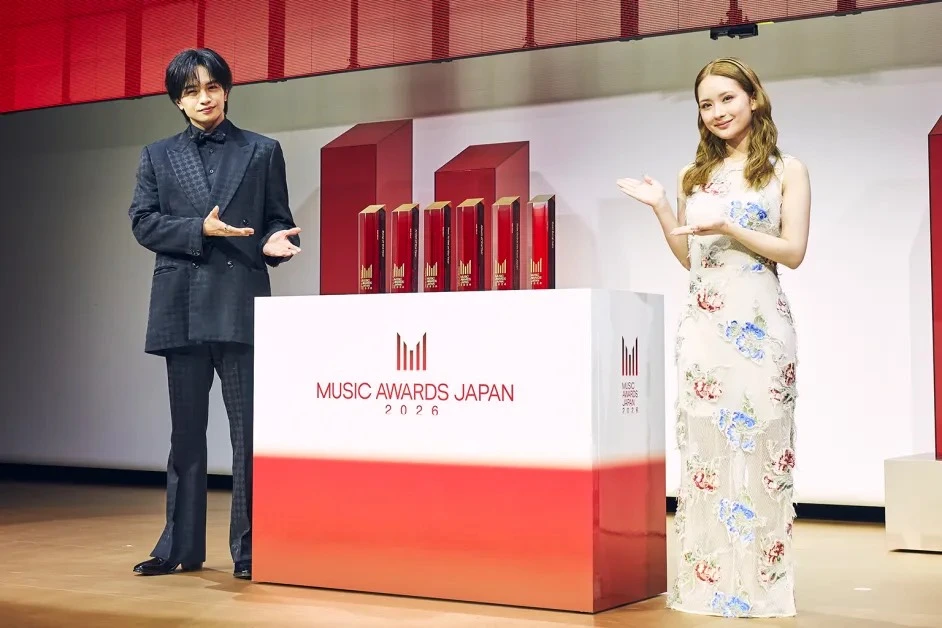 duong-domic-dung-cung-lady-gaga-blackpink-tai-music-awards-japan 5