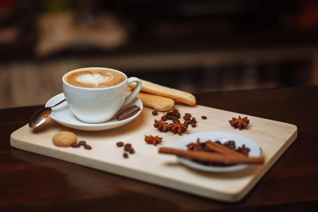 Cà phê càng nhiều kem béo, caramel hay topping ngọt thì lượng calo càng dễ vượt ngoài tưởng tượng.