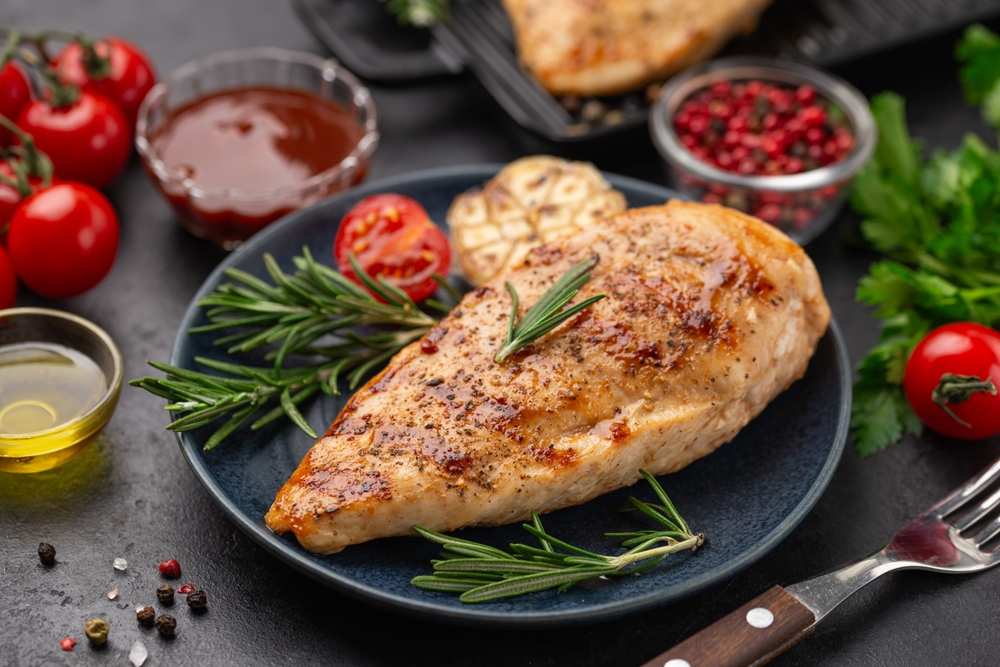 100g ức gà bao nhiêu protein 