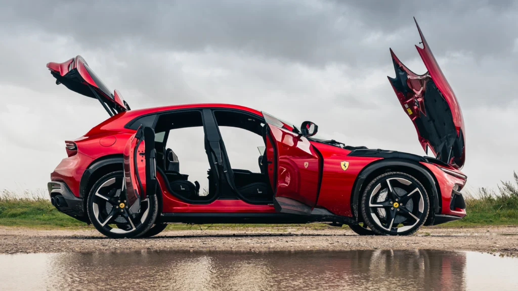 Các dòng xe của Ferrari: Ferrari SUV đầu tiên