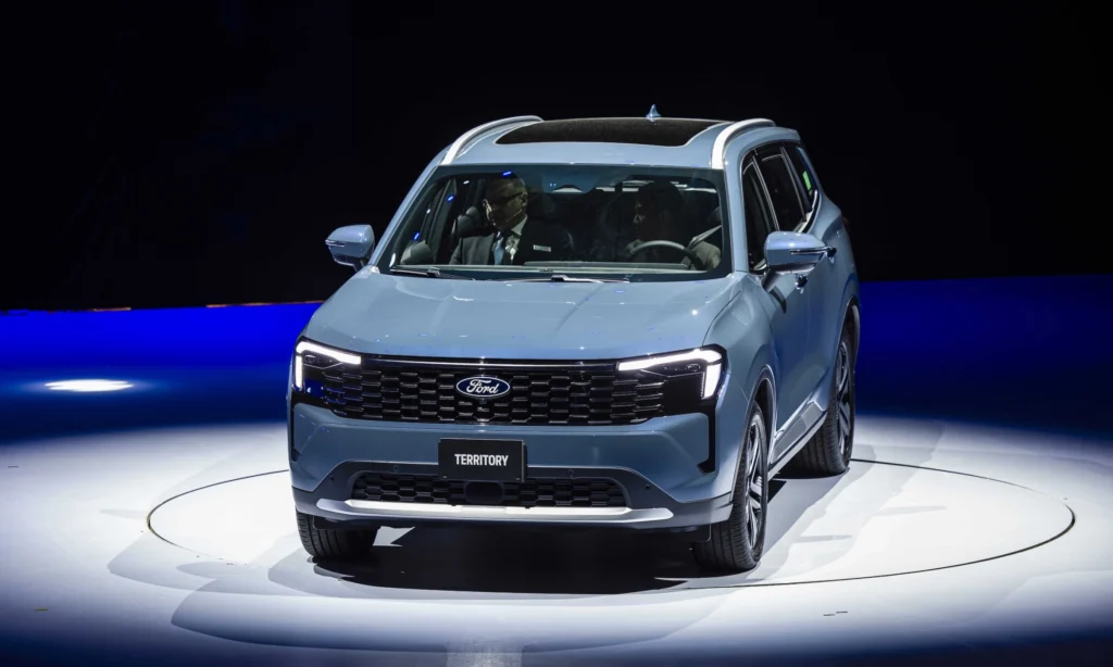 Xe ô tô Ford Territory: Giá lăn bánh, có đáng mua hơn CX-5?