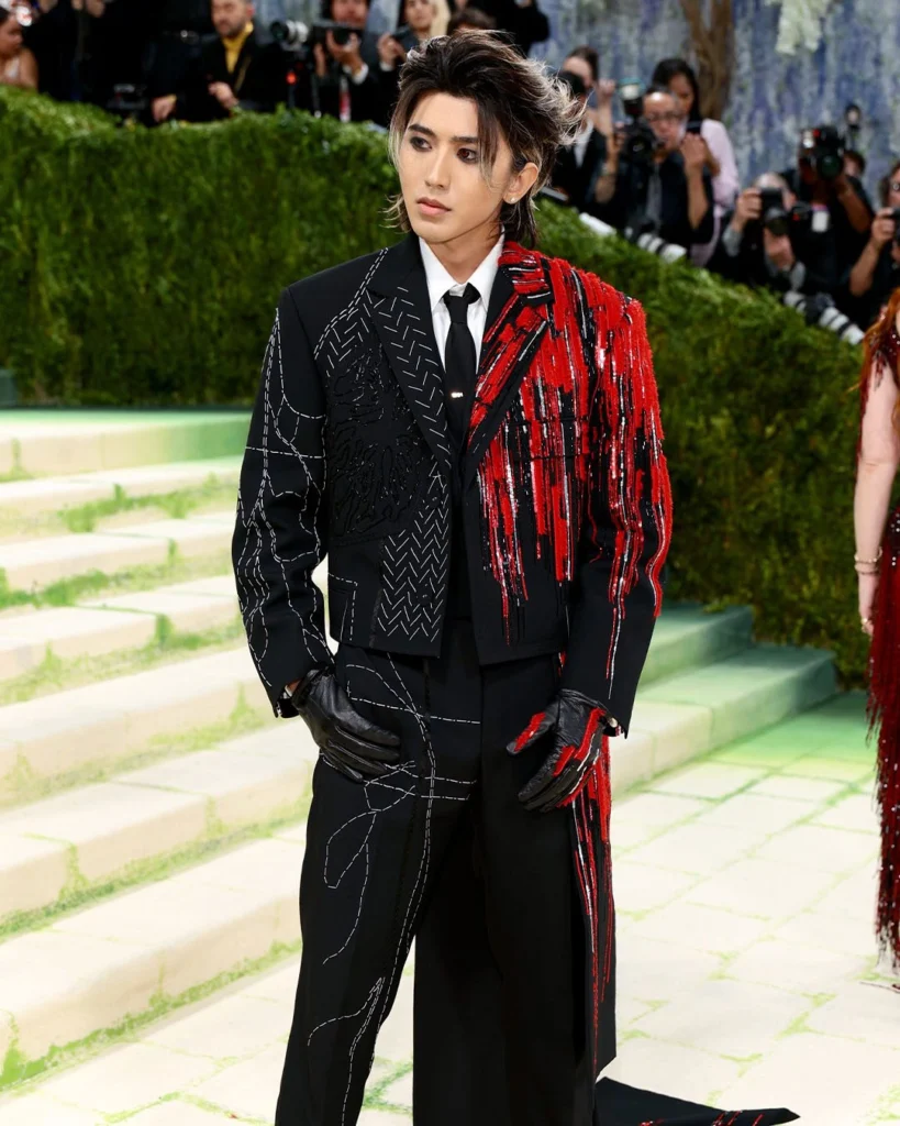 thai-tu-khon-dua-deadman-len-tham-do-met-gala-2026-7
