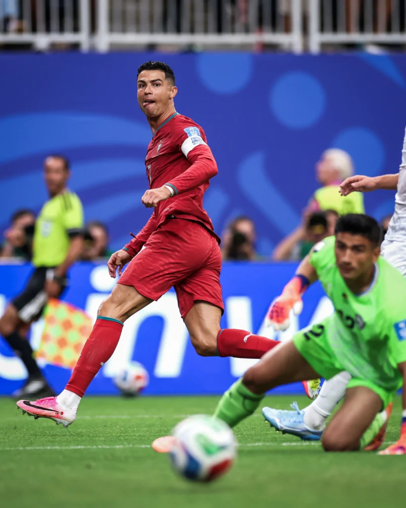 Cách HLV Roberto Martinez giải mã hoàn hảo bài toán Ronaldo_3