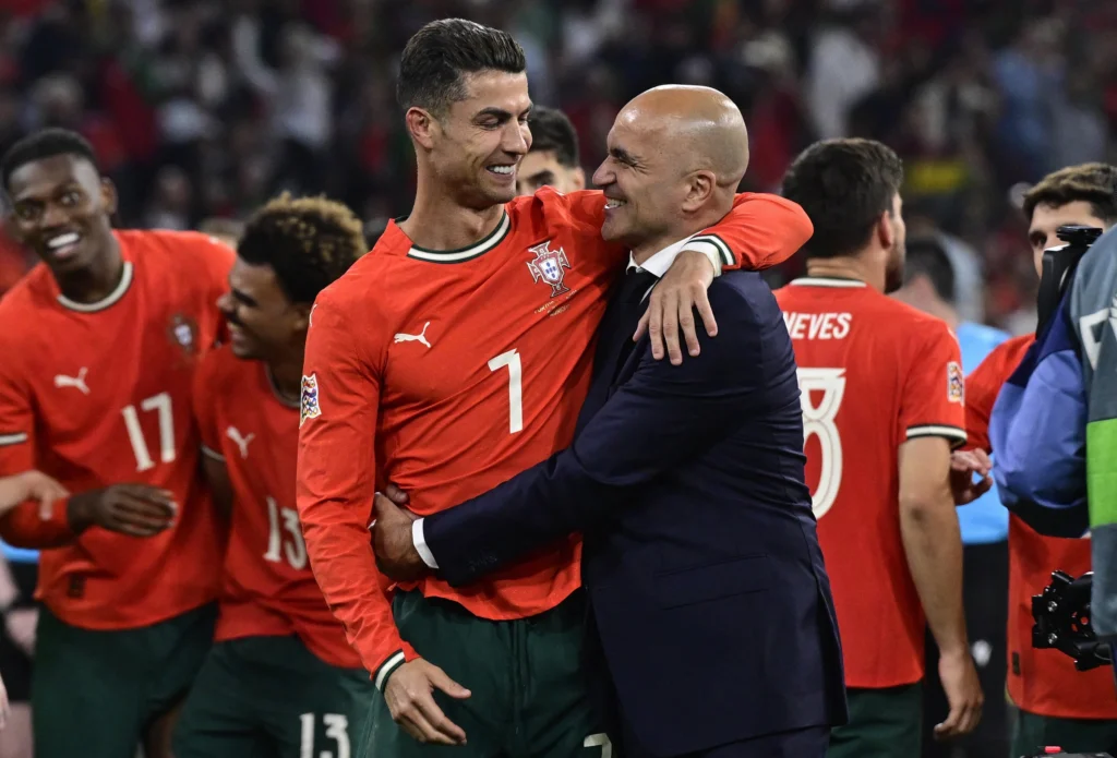 Cách HLV Roberto Martinez giải mã hoàn hảo bài toán Ronaldo_4