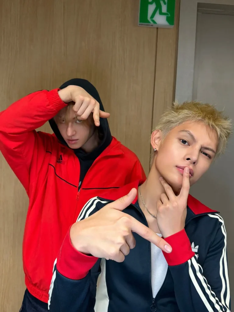 JAMES-BLONDE-WEB (1)