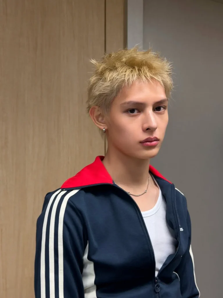 JAMES-BLONDE-WEB (3)