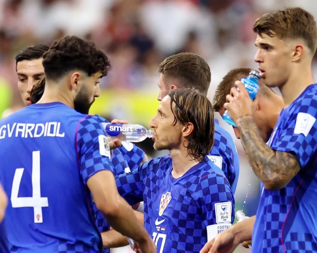 Quãng nghỉ tiếp nước tại World Cup đang khiến mọi người khó chịu_2