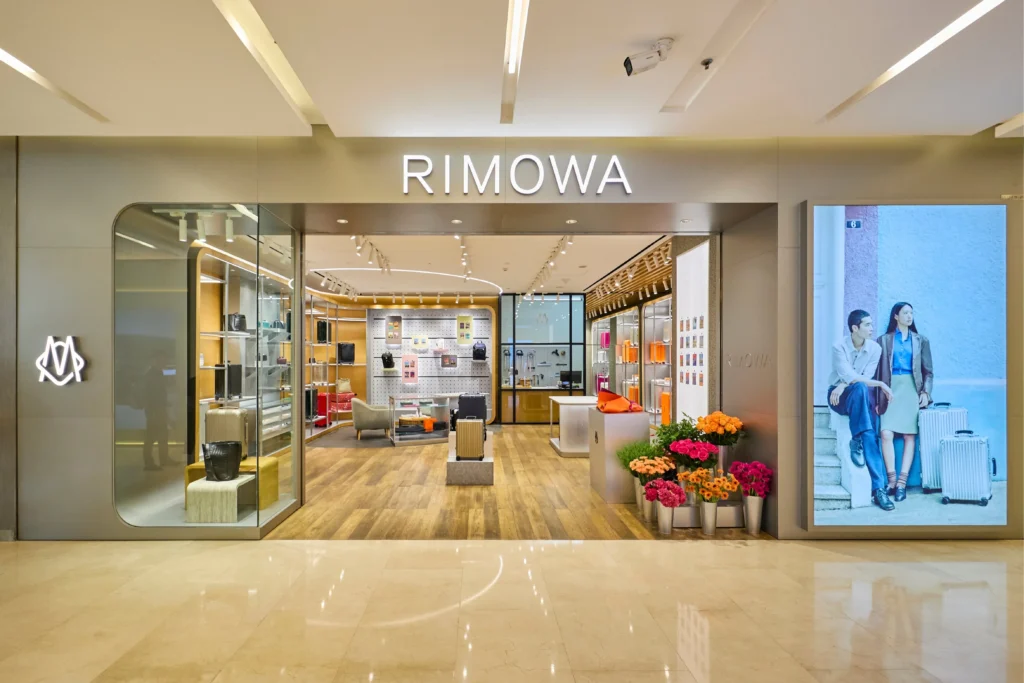 RIMOWA và bản hòa âm sắc màu trên những cung đường lữ hành_10