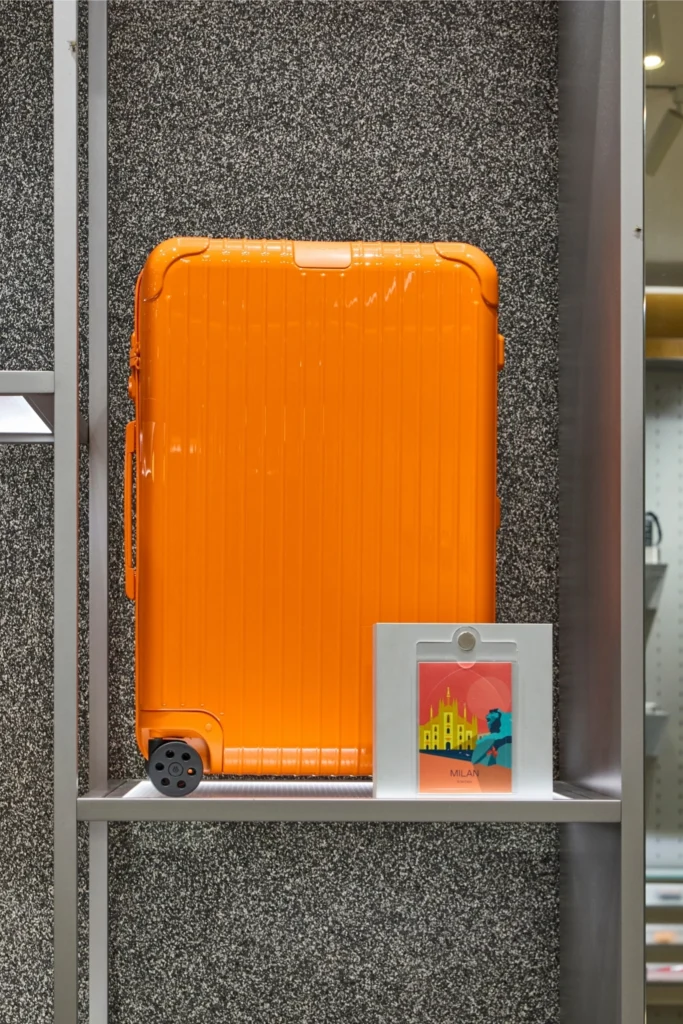 RIMOWA và bản hòa âm sắc màu trên những cung đường lữ hành_2