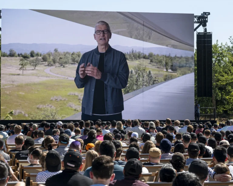 Sân khấu cuối cùng của Tim Cook