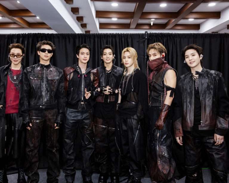 bts-phat-hanh-bo-doi-sach thum