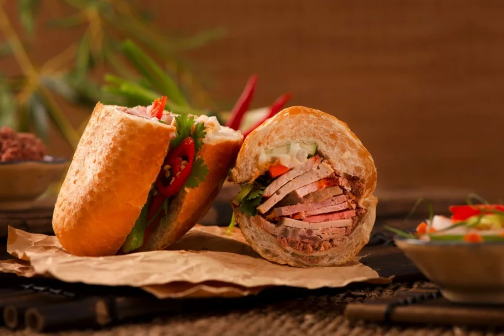 100g bánh mì bao nhiêu calo