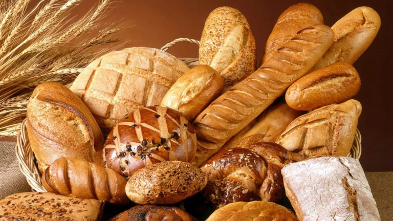 1 ổ bánh mì bao nhiêu calo? Ăn mỗi ngày có ảnh hưởng đến cân nặng?