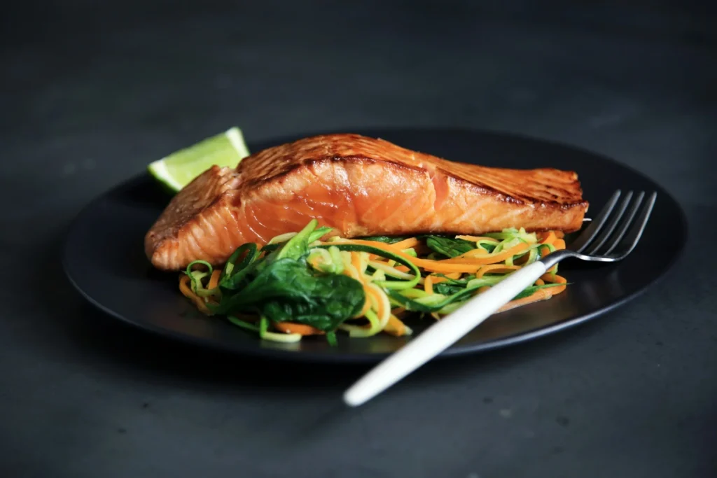 esquire-vn-100g-ca-hoi-bao-nhieu-protein-caroline-attwood-unsplash-1