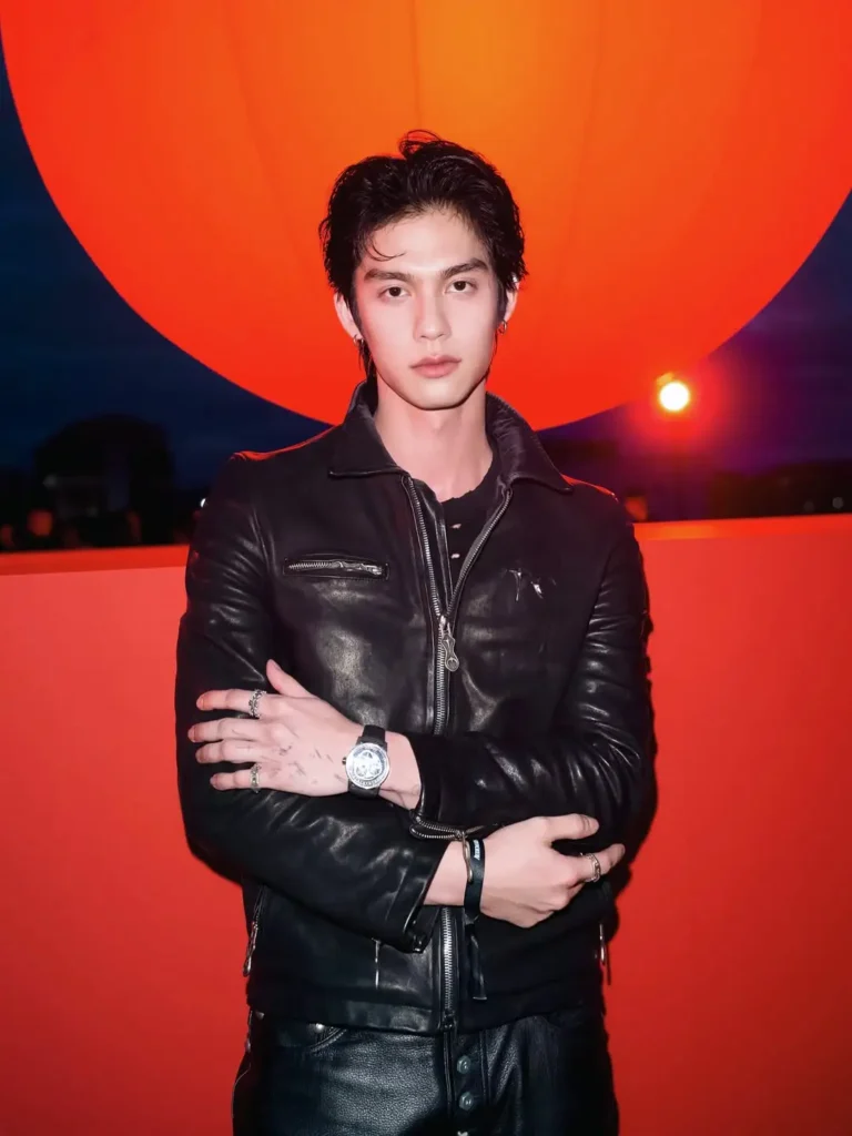 Diễn viên nam Thái Lan nổi tiếng: Bright Vachirawit