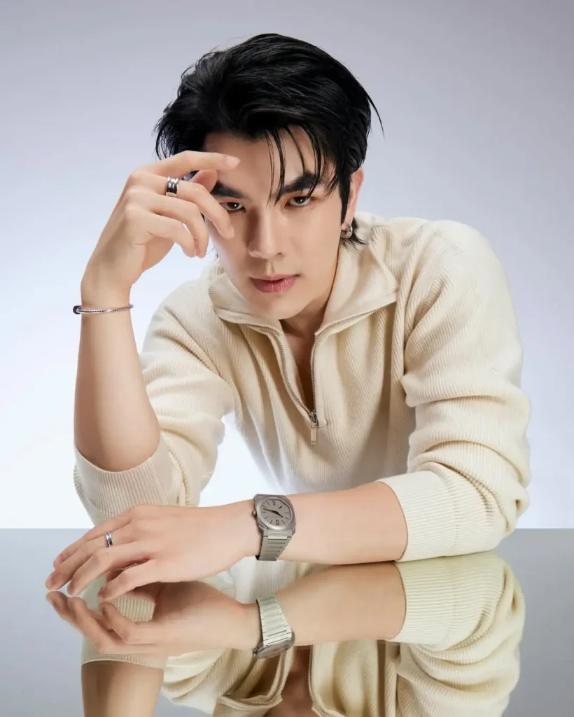 Mile Phakphum Romsaithong
