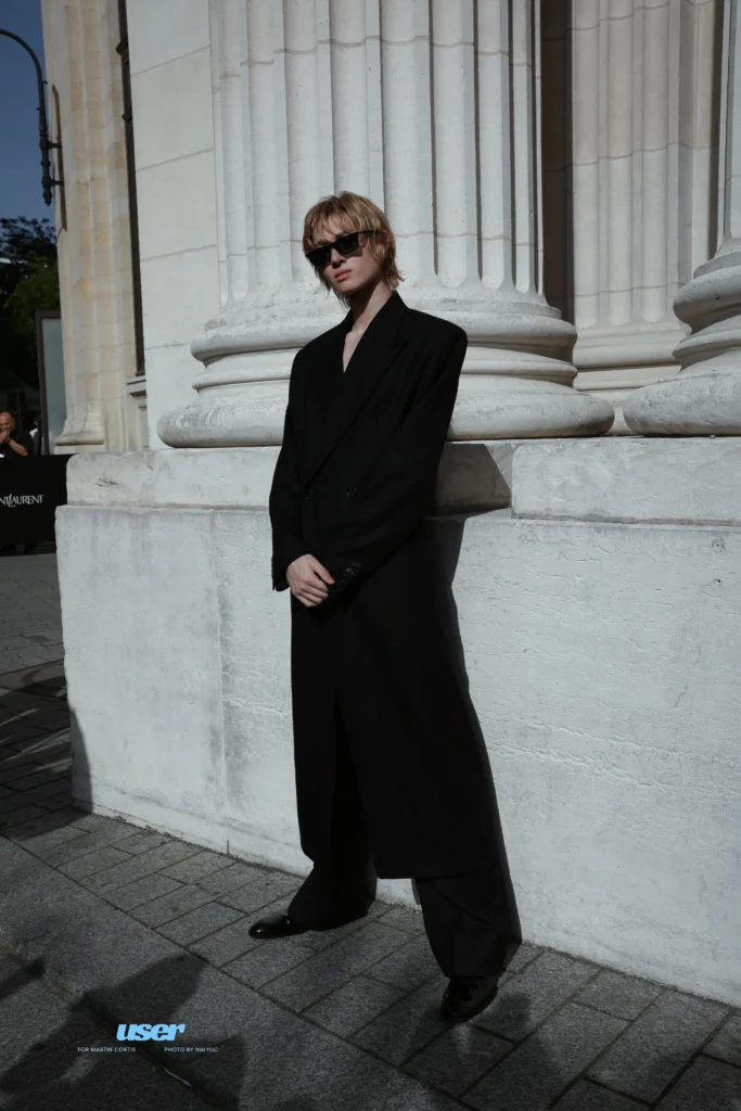 saint-laurent-ss27-front-row13
