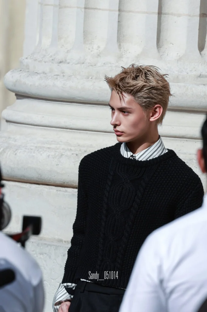 saint-laurent-ss27-front-row3