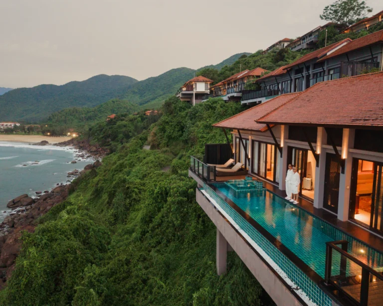 vungocson-dem-resort-2026-den-vinh-lang-co thum